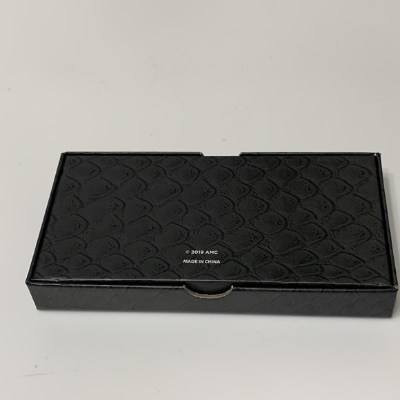 The WALKING DEAD Snake Bottle opener - Picture 9 of 11